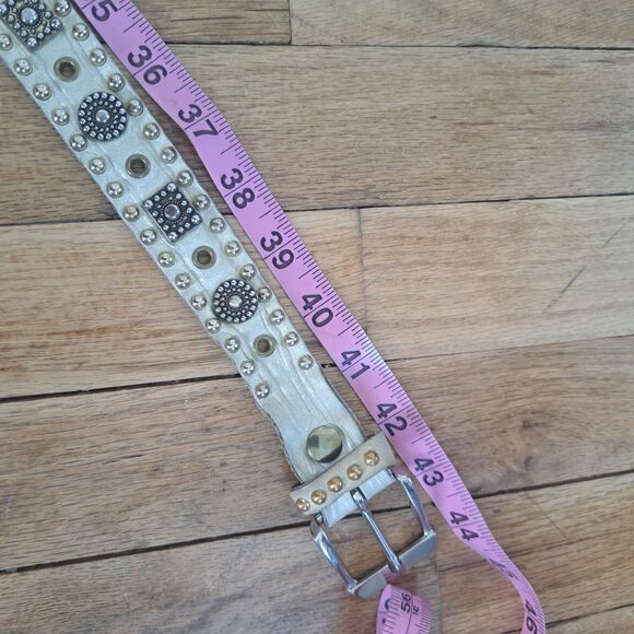 Vintage Sand Castle New York Metallic Gold Studded Women\'s Soft Leather Belt Y2k main image 10